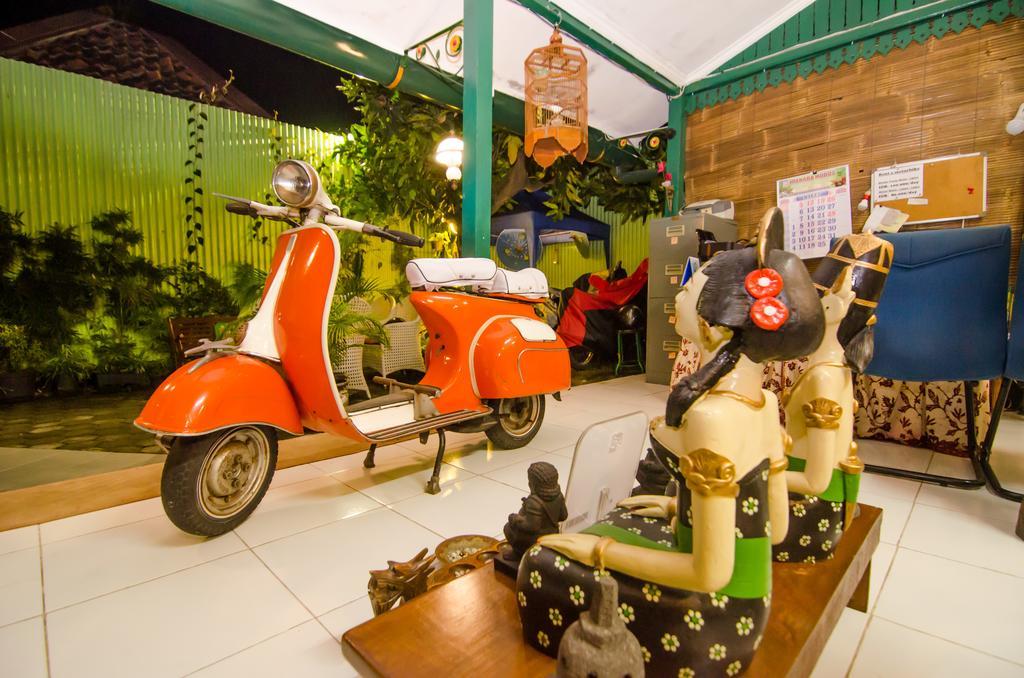 Pendopo Andari Homestay Yogyakarta Exterior photo