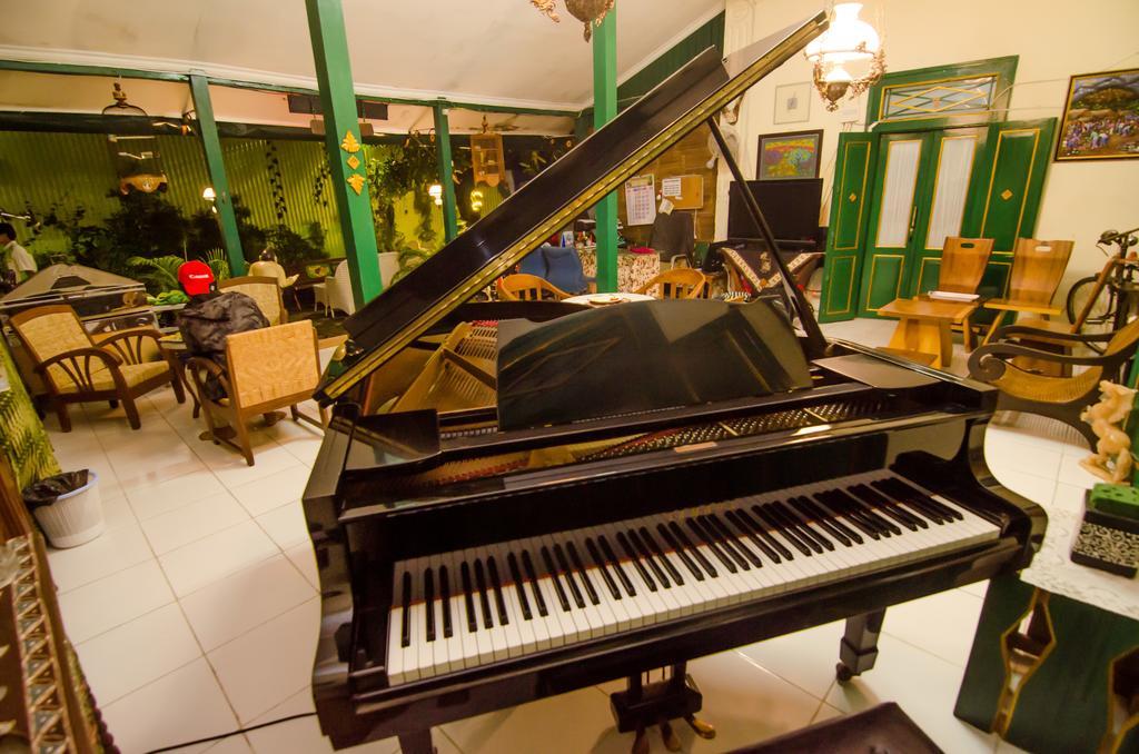 Pendopo Andari Homestay Yogyakarta Exterior photo