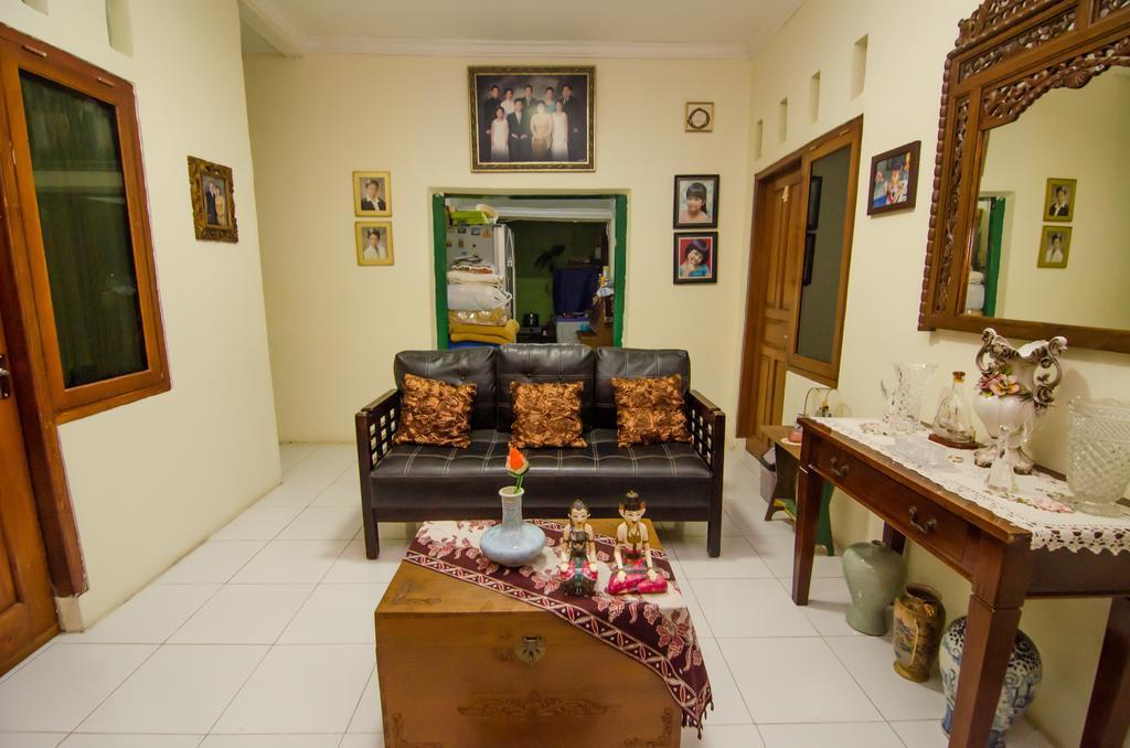 Pendopo Andari Homestay Yogyakarta Exterior photo