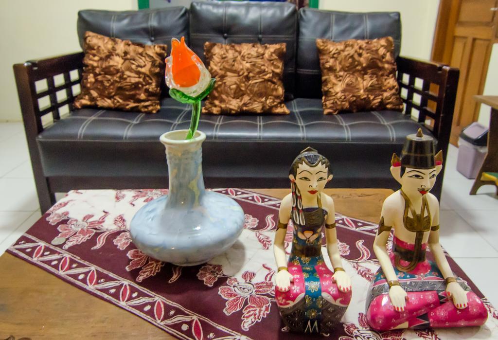 Pendopo Andari Homestay Yogyakarta Exterior photo