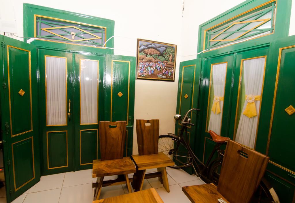 Pendopo Andari Homestay Yogyakarta Exterior photo