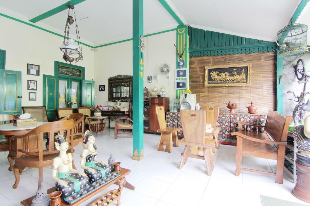 Pendopo Andari Homestay Yogyakarta Exterior photo